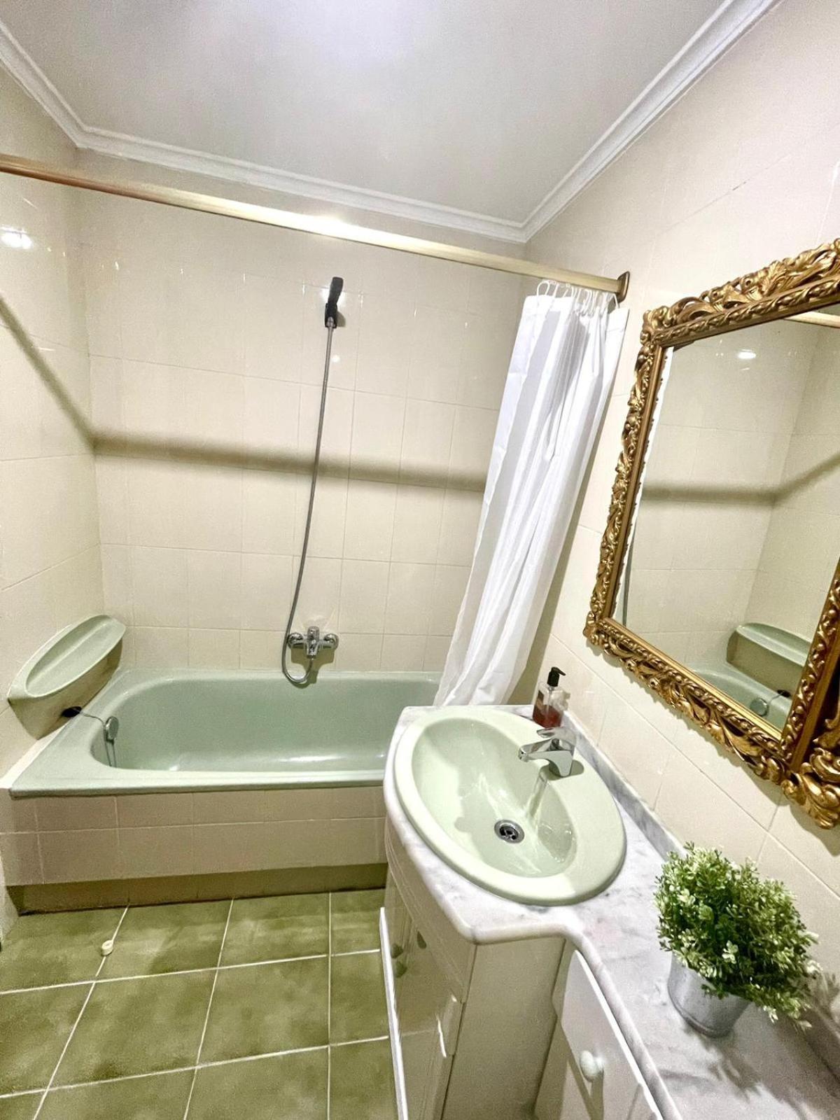 El Piso De Sabina Apartment ซานตานเดร์ ภายนอก รูปภาพ